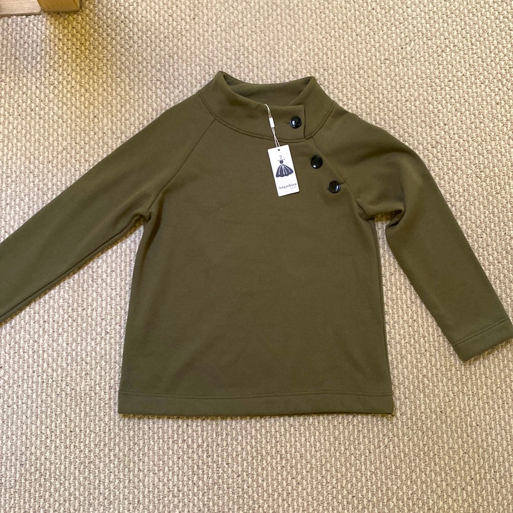 Turtle neck buttoned sweater BRAND NEW!